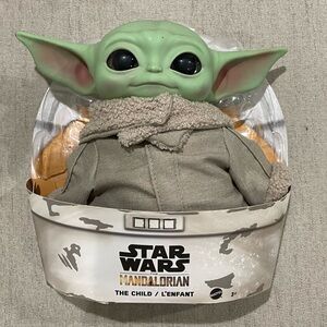 New in box baby Yoda mandalorian plush.